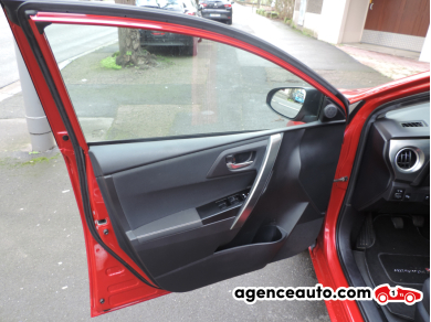 Toyota Auris Touring Sport — 13