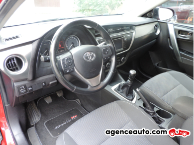 Toyota Auris Touring Sport — 14