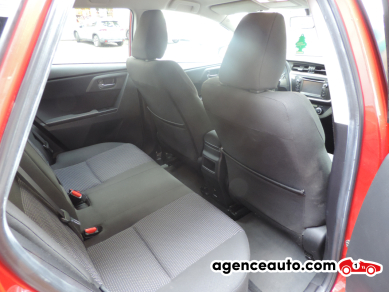 Toyota Auris Touring Sport — 16