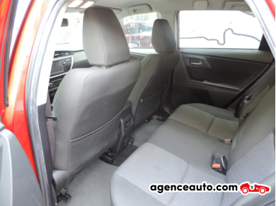 Toyota Auris Touring Sport — 19