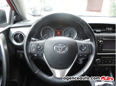 Toyota Auris Touring Sport — 21