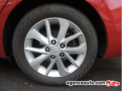 Toyota Auris Touring Sport — 36