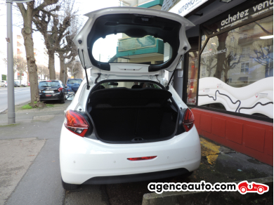 Peugeot 208 — 8