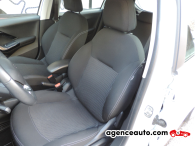 Peugeot 208 — 15