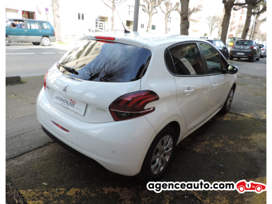 Peugeot 208 — 4