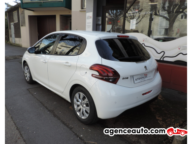 Peugeot 208 — 6