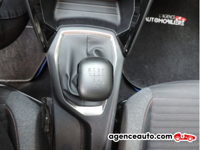 Peugeot 2008 — 28
