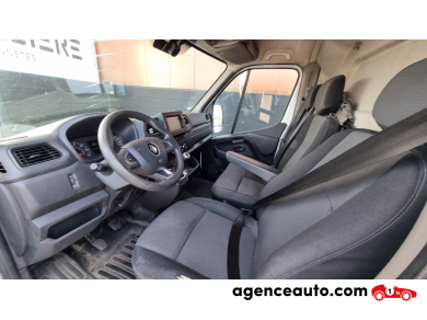 Renault Master — 12