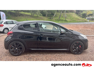 Peugeot 208 — 4