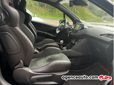 Peugeot 208 — 12