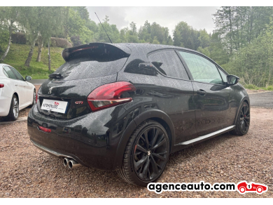 Peugeot 208 — 5