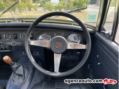 MG Midget — 12