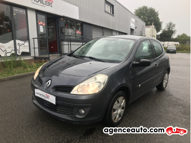 Aankoop Gebruikte Auto, Goedkope Gebruikte Auto | Agence Auto Renault Clio III 3 Portes 1.5 dCi 68 cv Zilver Jaar: 2007 Handgeschakelde auto Diesel