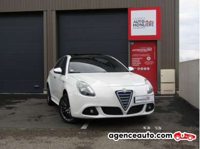 Achat voiture occasion, Auto occasion pas cher | Agence Auto Alfa Romeo Giulietta 2.0 JTDM 140ch série limitée Collezione Bvm6. Blanc Année: 2013 Manuelle Diesel