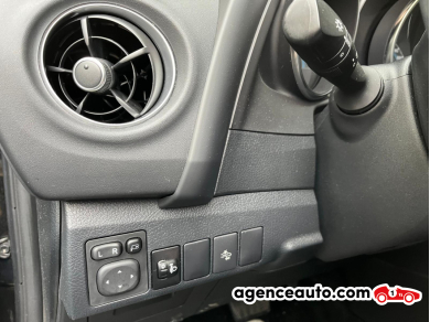 Toyota Auris — 11
