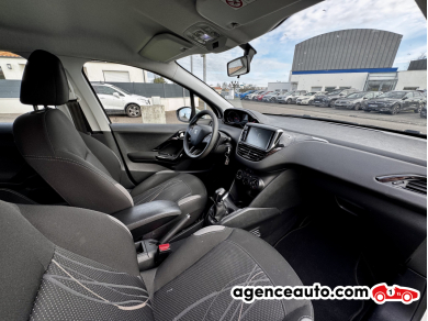 Peugeot 208 — 12