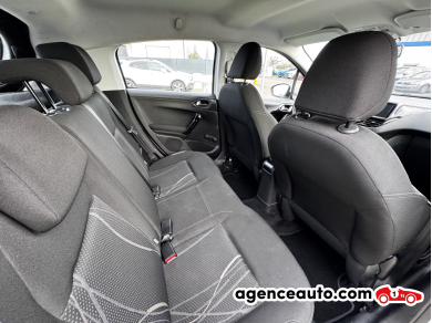 Peugeot 208 — 17