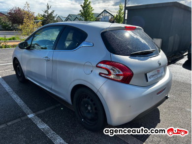 Peugeot 208 — 5