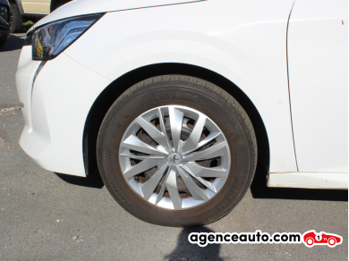 Peugeot 208 — 10