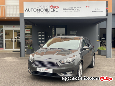 Aankoop Gebruikte Auto, Goedkope Gebruikte Auto | Agence Auto Ford Focus 125 CV Titanium Courroie Changée Grijs Jaar : 2015 Handgeschakelde auto Benzine