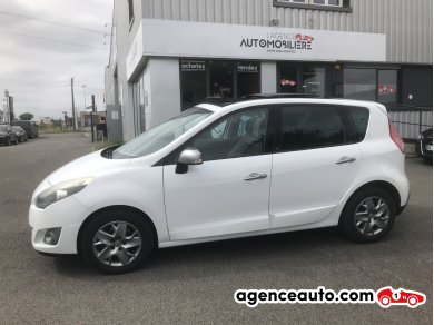 Achat voiture occasion, Auto occasion pas cher | Agence Auto Renault Scenic 1.6 dCi FAP eco2 130 cv Blanc Année : 2011 Manuelle Diesel