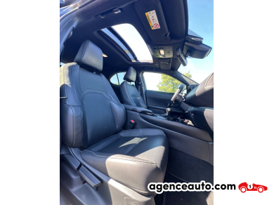 Lexus UX — 15