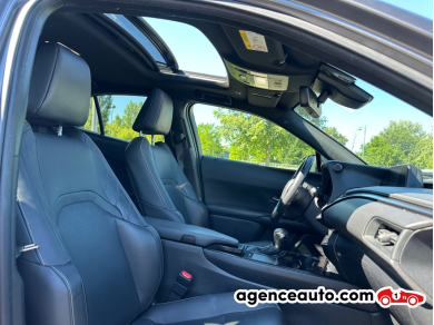 Lexus UX — 16