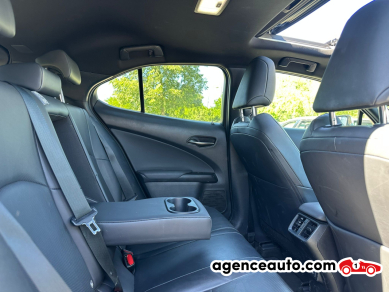 Lexus UX — 14