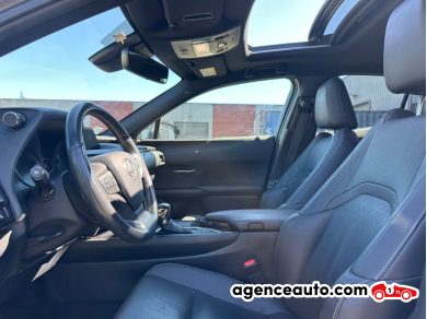 Lexus UX — 12