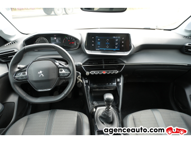 Peugeot 208 — 10