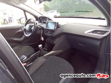 Peugeot 2008 — 12