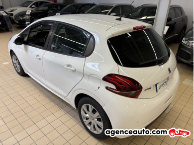 Peugeot 208 — 4