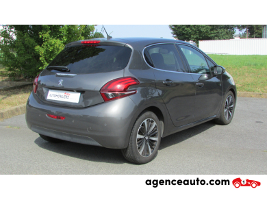 Peugeot 208 — 6