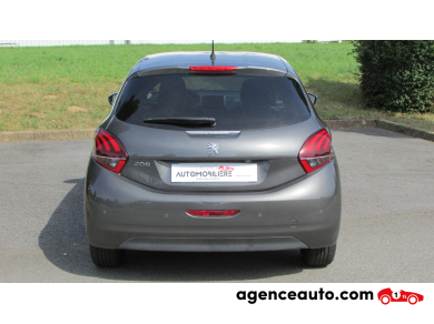 Peugeot 208 — 5
