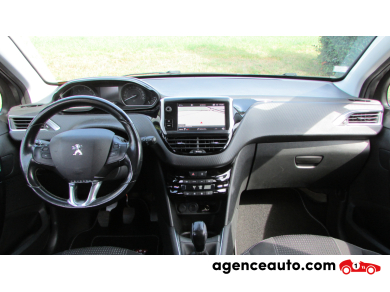 Peugeot 208 — 7