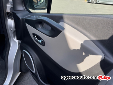 Renault Trafic Combi — 28