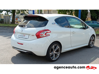 Peugeot 208 — 6