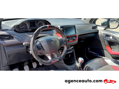 Peugeot 208 — 7
