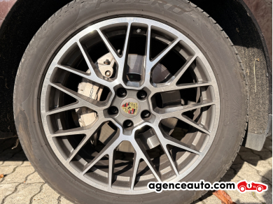 Porsche Macan — 22