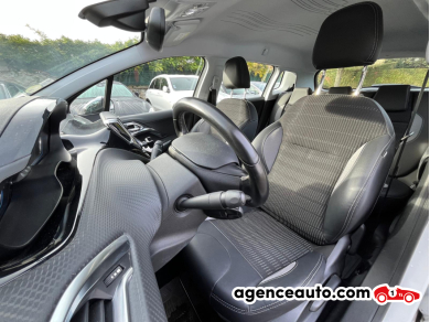 Peugeot 2008 — 14