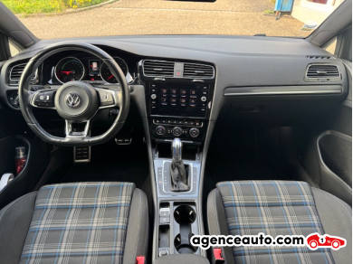 Volkswagen Golf — 3