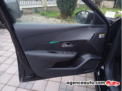 Peugeot 208 — 10