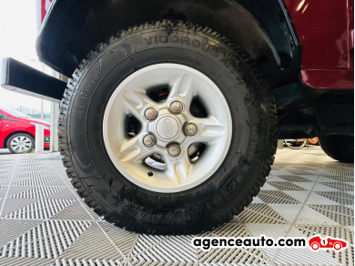 Land Rover Defender — 24