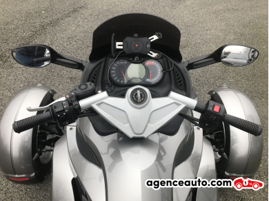 Can-Am Spyder — 10