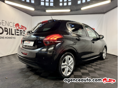 Peugeot 208 — 5