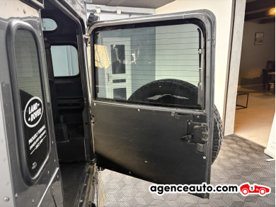Land Rover Defender — 32