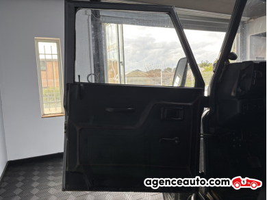 Land Rover Defender — 33
