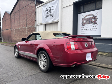 Ford Mustang Convertible — 8