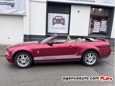 Ford Mustang Convertible — 7
