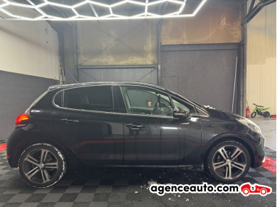 Peugeot 208 — 5